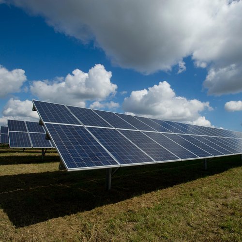 Solaranlage bei Sonnenschein